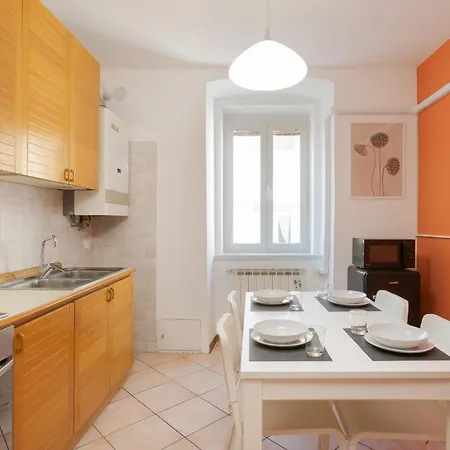 Apartment Spazioso Adatto A Famiglie Trieste